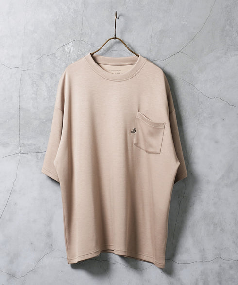 グレージュ MODEL : GO 180cm 66kg Lsize